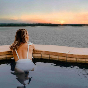 AustinTeton's Sunset Cliff Resort on Lake Travis - PRIVATE WEDDING, EVENT, HEATED POOL, BOAT DOCK